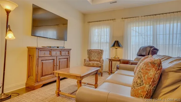 $5,000 | 15 Via Pendio Drive, Unit D15, Sunrise Beach, MO 65079