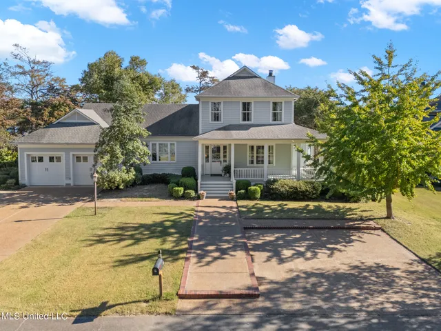 $850,000 | 16 Parker Lndg Drive, Dundee, MS 38626