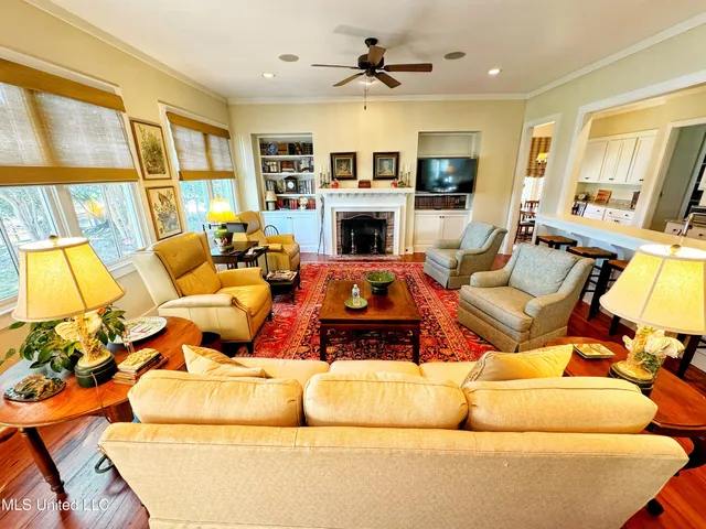 $850,000 | 16 Parker Lndg Drive, Dundee, MS 38626