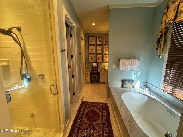 $850,000 | 16 Parker Lndg Drive, Dundee, MS 38626