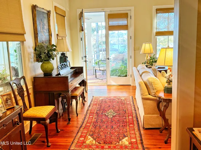 $850,000 | 16 Parker Lndg Drive, Dundee, MS 38626