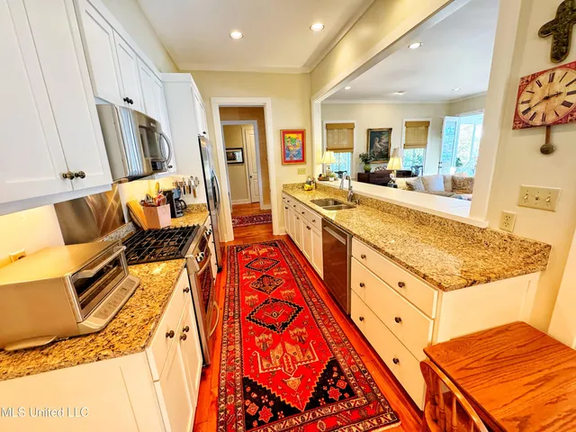 $850,000 | 16 Parker Lndg Drive, Dundee, MS 38626