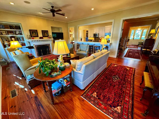 $850,000 | 16 Parker Lndg Drive, Dundee, MS 38626