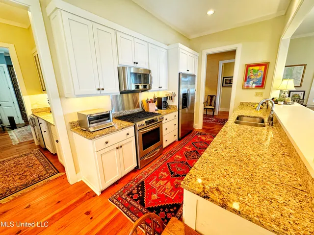 $850,000 | 16 Parker Lndg Drive, Dundee, MS 38626