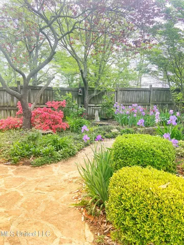 $850,000 | 16 Parker Lndg Drive, Dundee, MS 38626