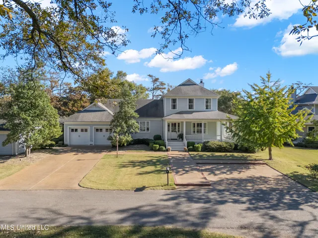 $850,000 | 16 Parker Lndg Drive, Dundee, MS 38626