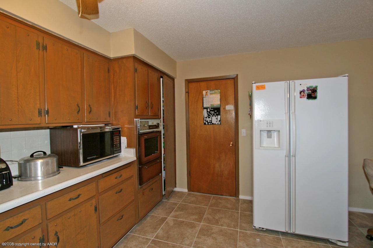 2821 Armand Street Amarillo, TX 79110 - Photo 5 of 13 Kitchen