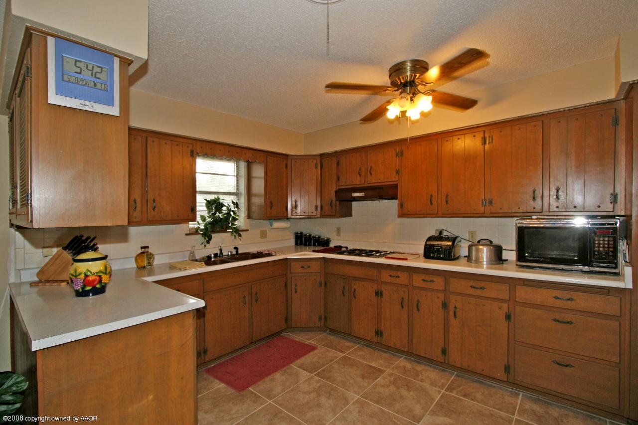 2821 Armand Street Amarillo, TX 79110 - Photo 6 of 13 Kitchen2