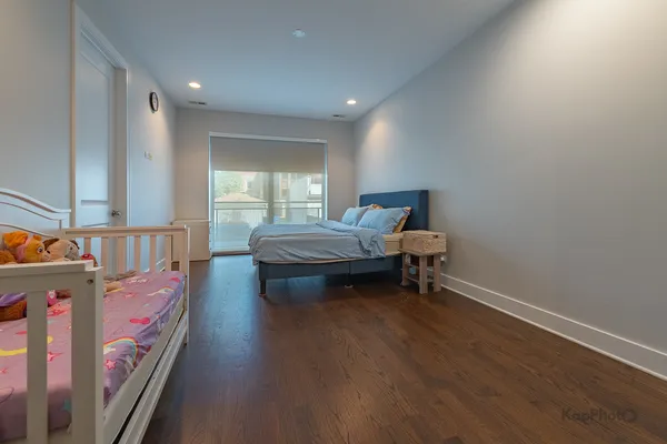 $620,000 | 3839 North Ashland Avenue, Unit 2, Chicago, IL 60613