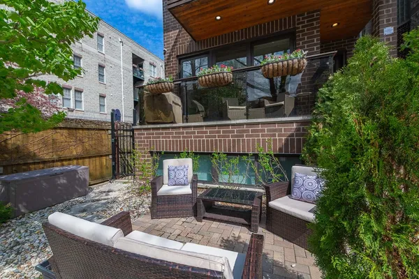 $620,000 | 3839 North Ashland Avenue, Unit 2, Chicago, IL 60613