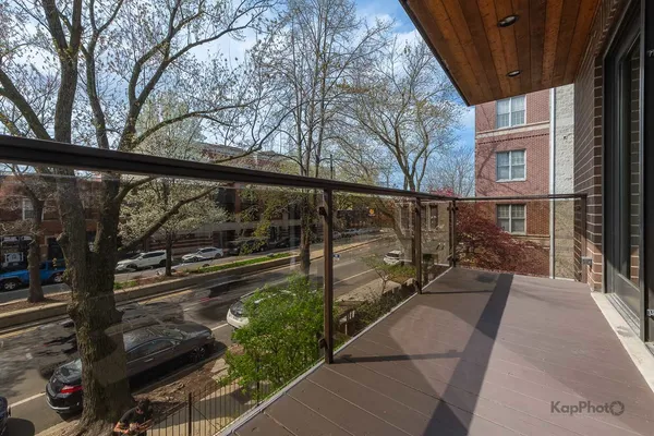 $620,000 | 3839 North Ashland Avenue, Unit 2, Chicago, IL 60613