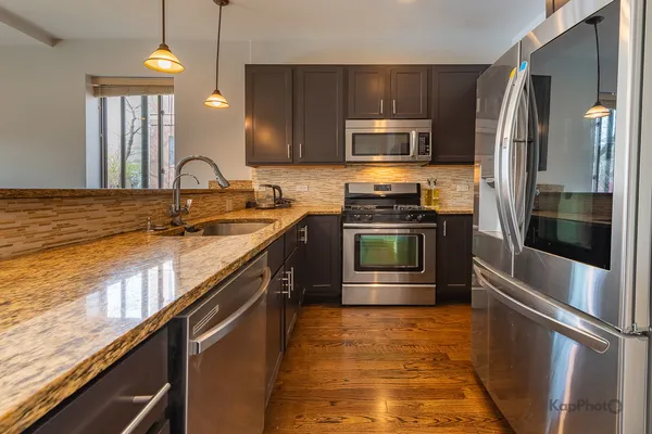 $620,000 | 3839 North Ashland Avenue, Unit 2, Chicago, IL 60613