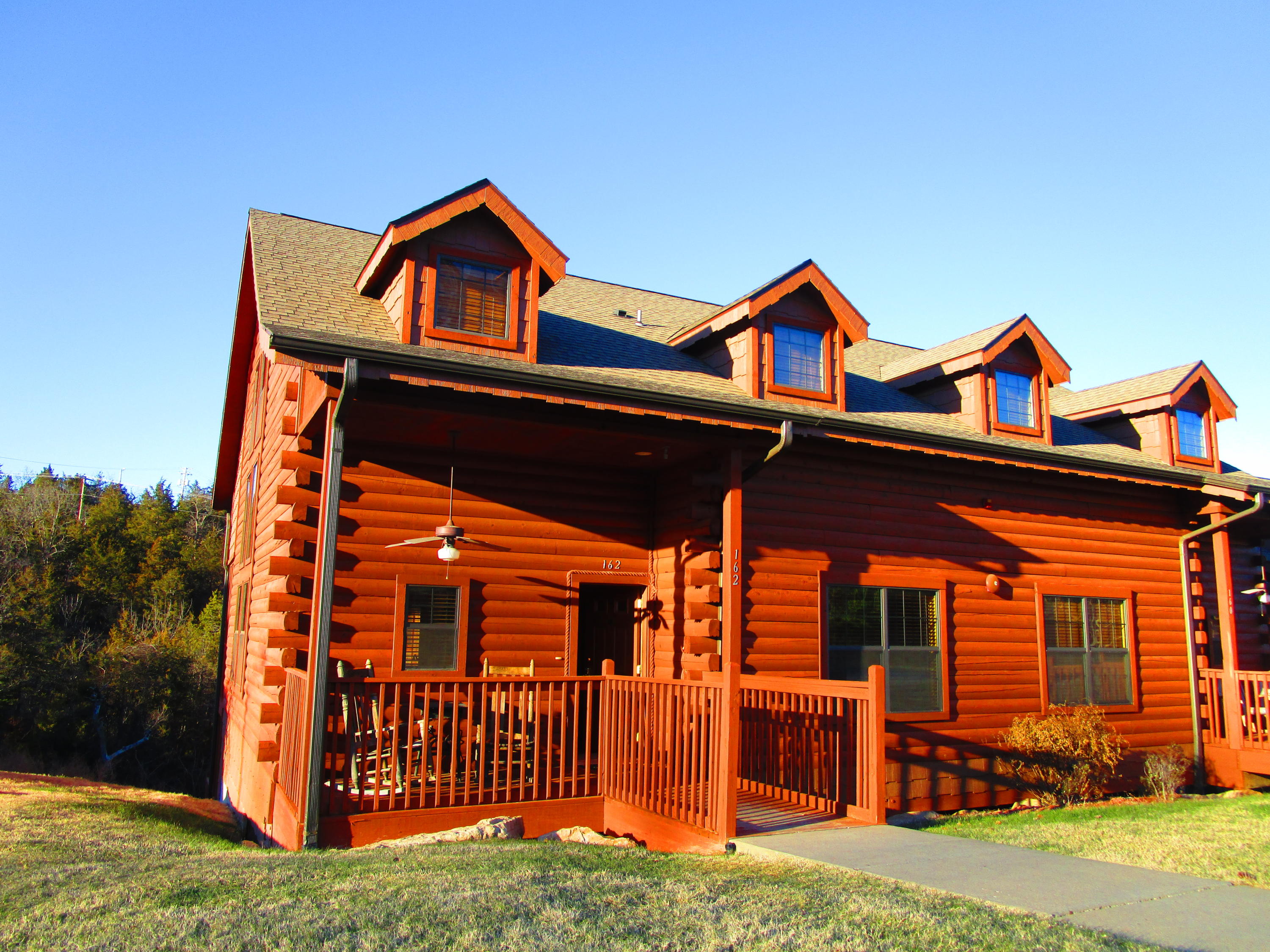 Welcome to 162 Oak Ridge!