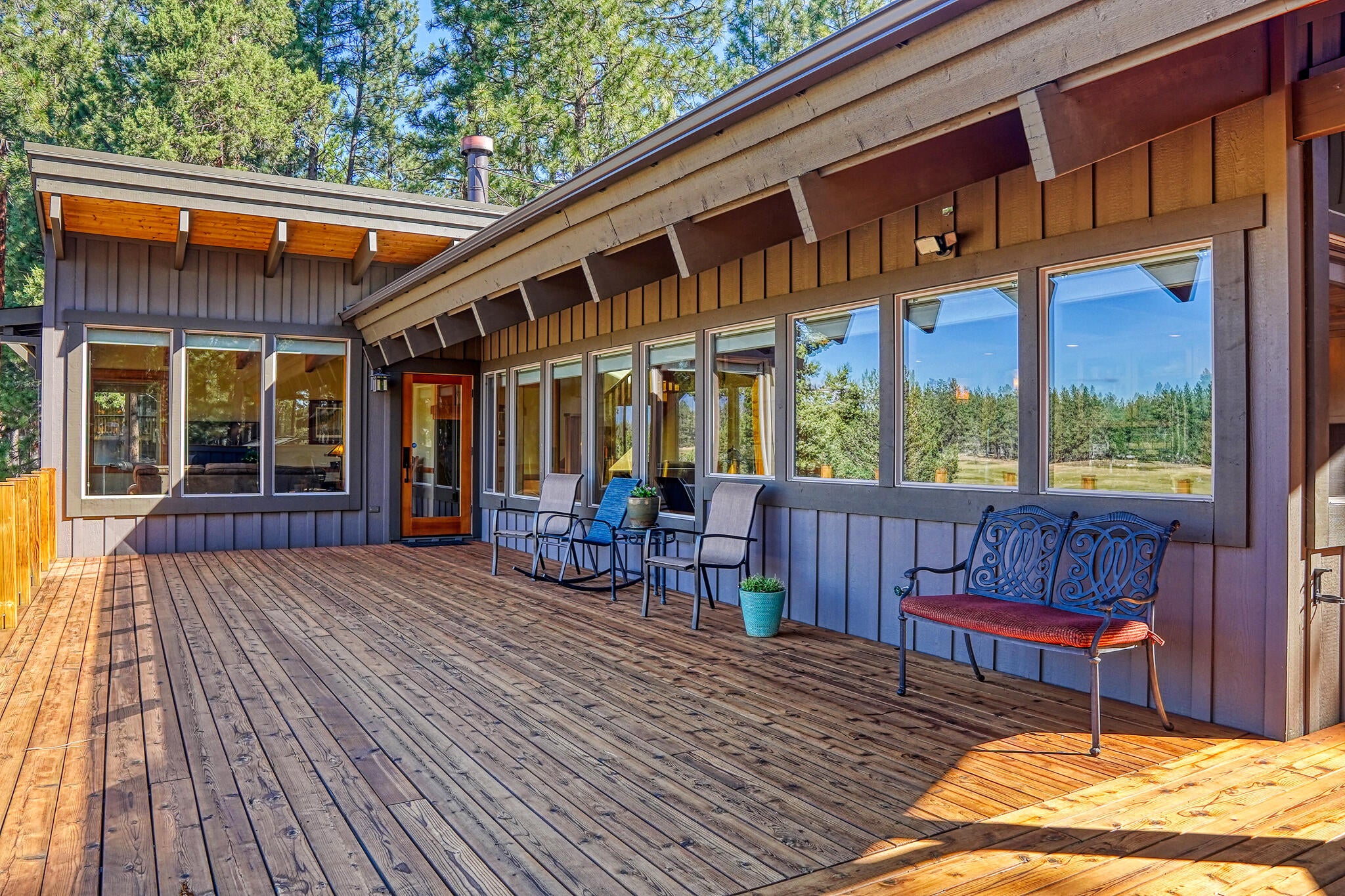 69933 Meadow View Road Sisters, OR 97759 - Photo 11 of 44 Back Deck