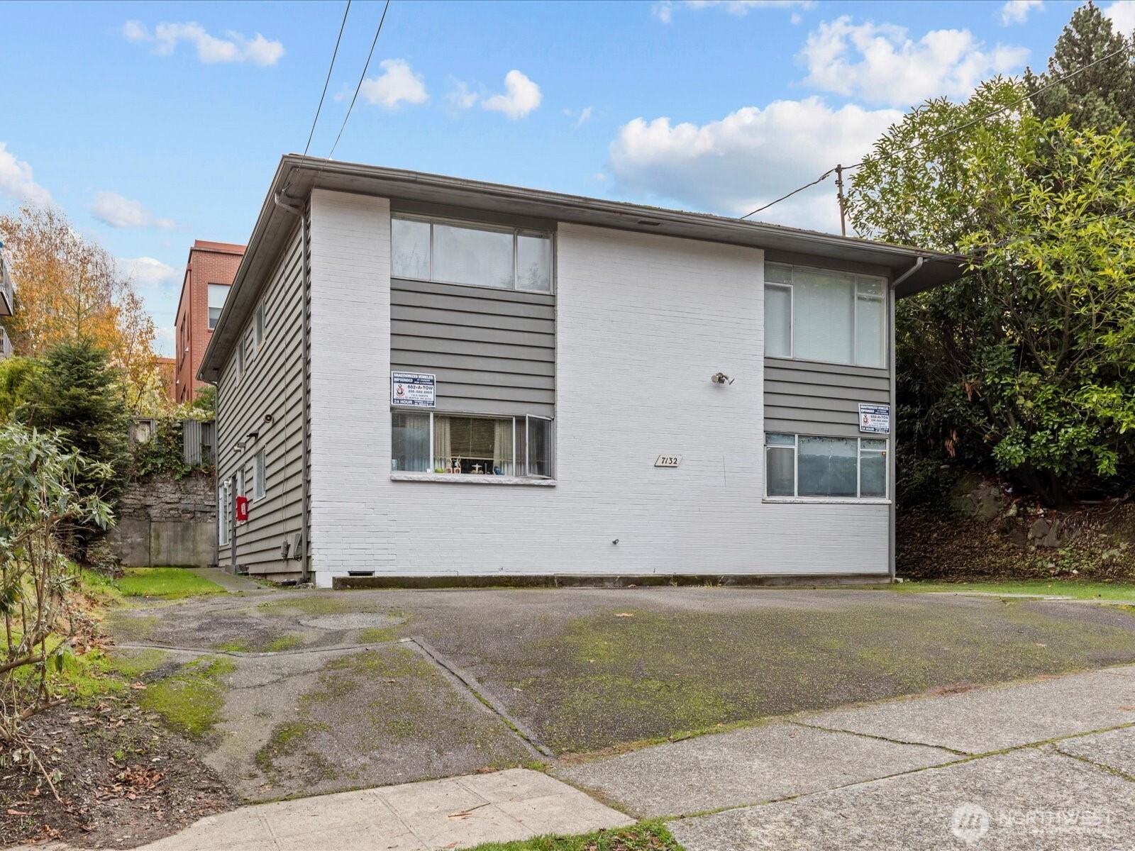 7132 47th Avenue Southwest Seattle, WA 98136 - Photo 2 of 14