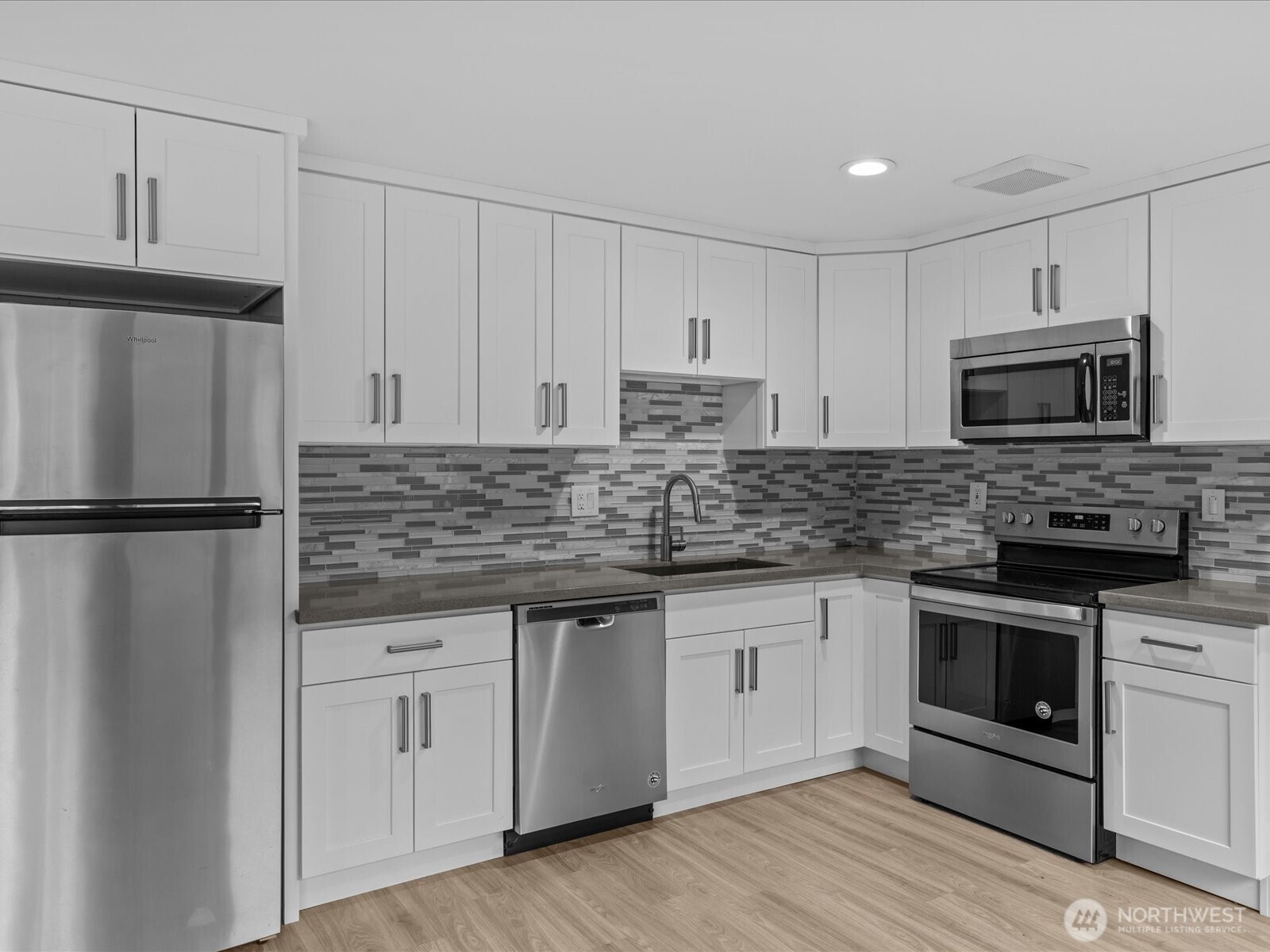 7132 47th Avenue Southwest Seattle, WA 98136 - Photo 6 of 14