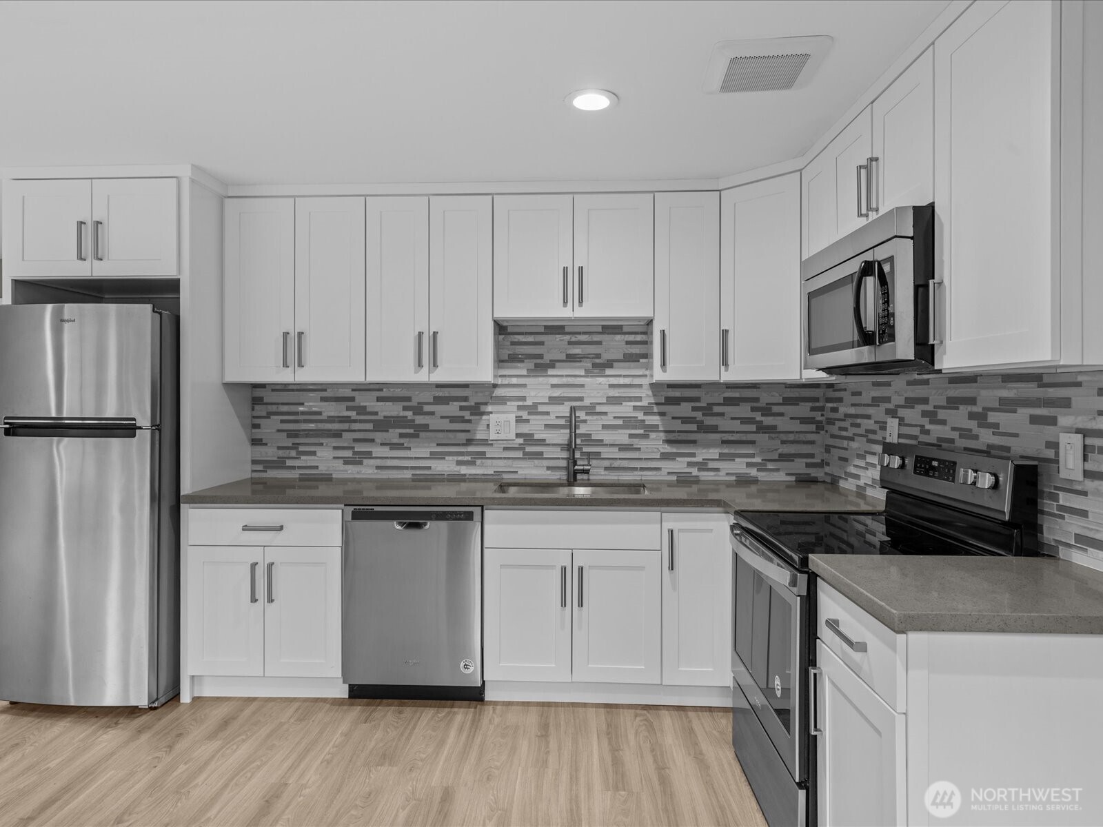 7132 47th Avenue Southwest Seattle, WA 98136 - Photo 7 of 14