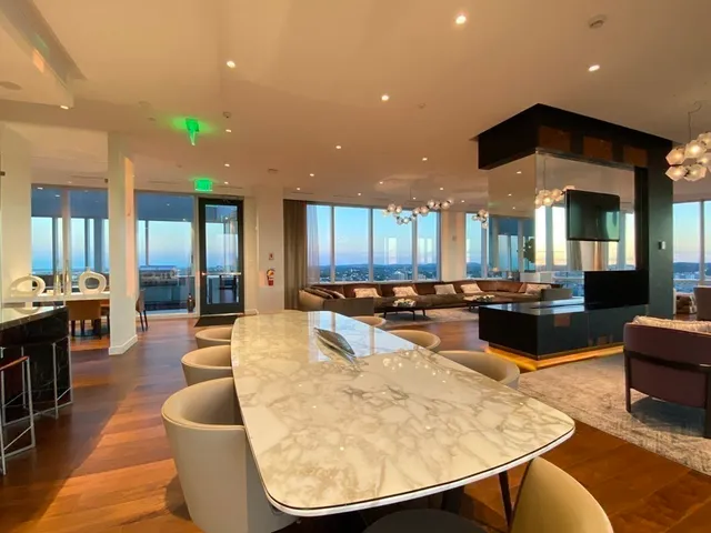 $1,368,000 | 188 Brookline Avenue, Unit 20H, Boston, MA 02215