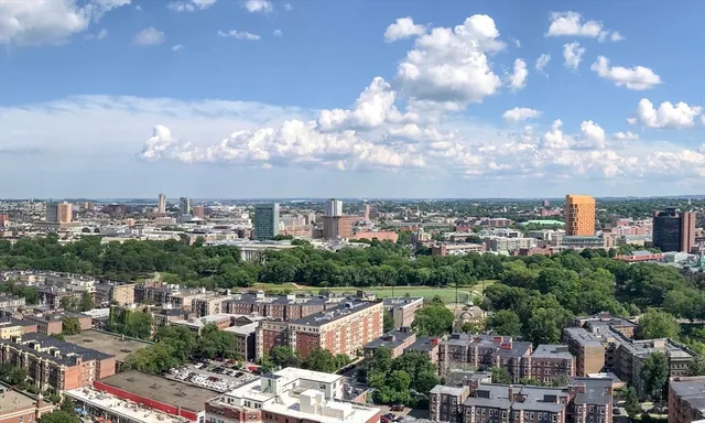 $1,368,000 | 188 Brookline Avenue, Unit 20H, Boston, MA 02215