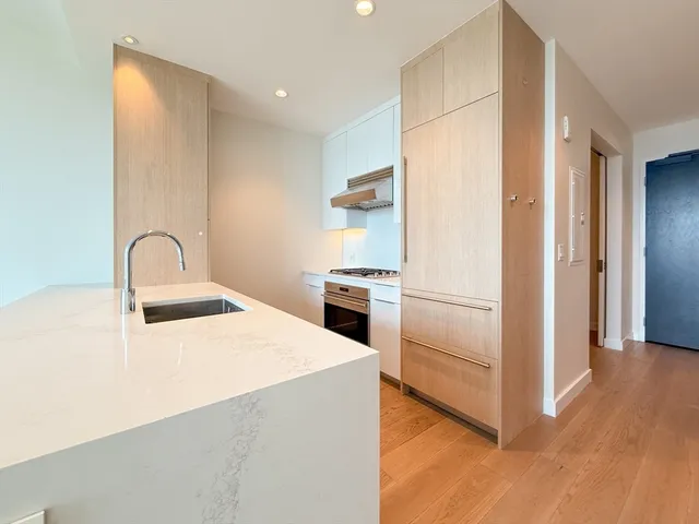 $1,368,000 | 188 Brookline Avenue, Unit 20H, Boston, MA 02215