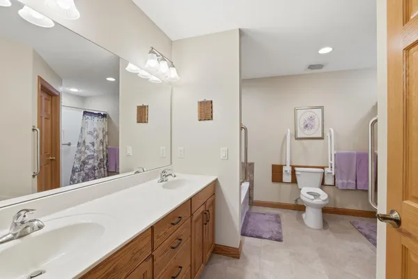 $449,900 | 219 Main Street East, Clarks Grove, MN 56016