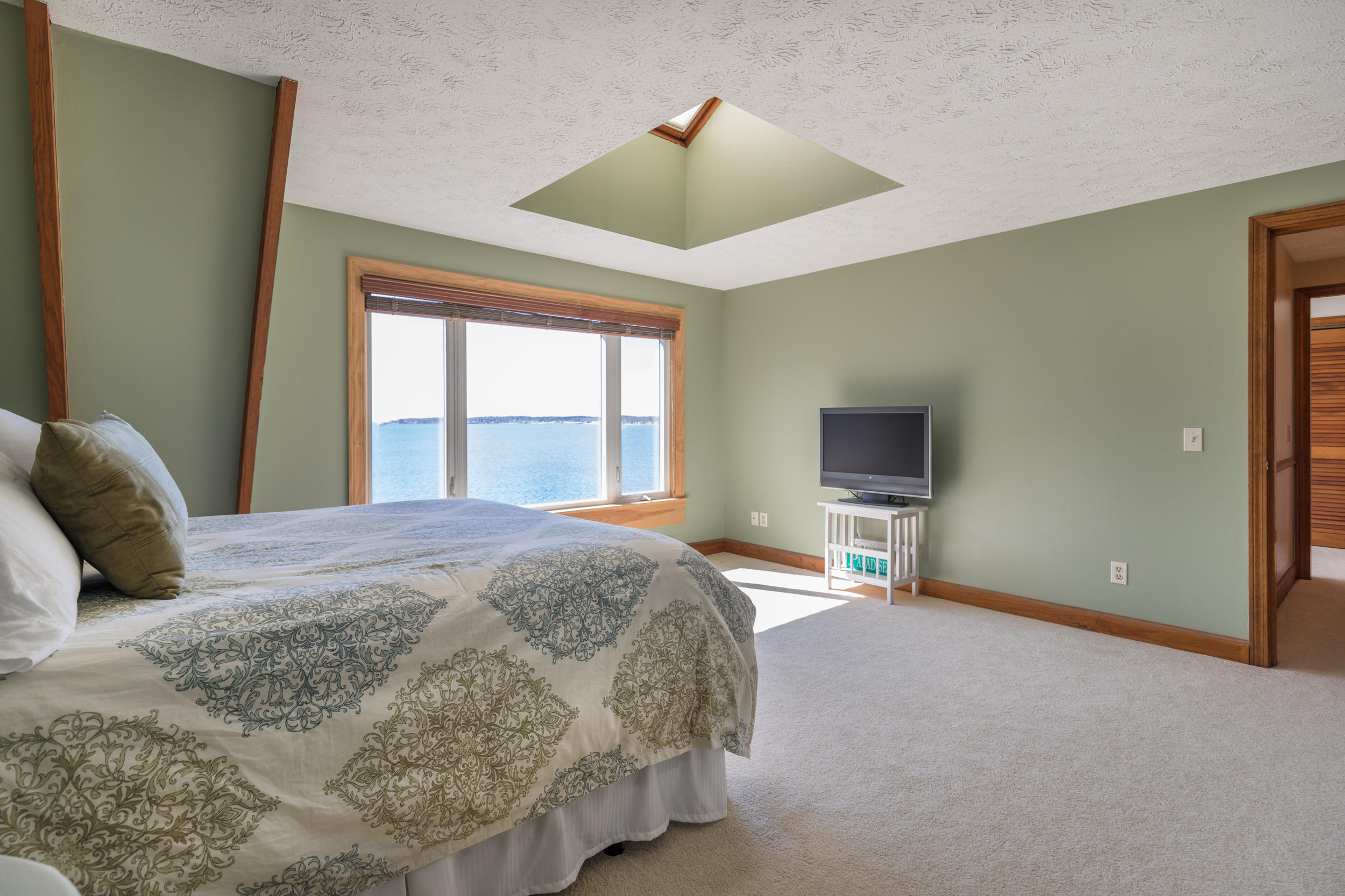 65 Nubble Road York, ME 03909 - Photo 18 of 34 2nd Level Bedroom