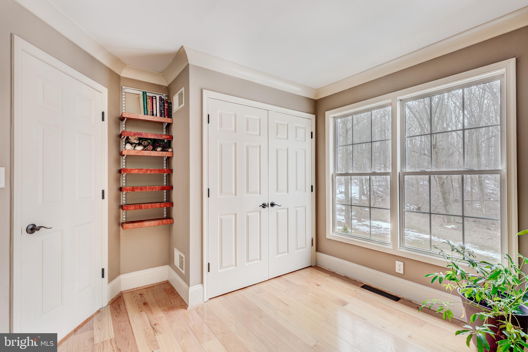 1835 Bowersox Road New Windsor, MD 21776 - Photo 21 of 37 Bedroom #3 - crown molding, double closet