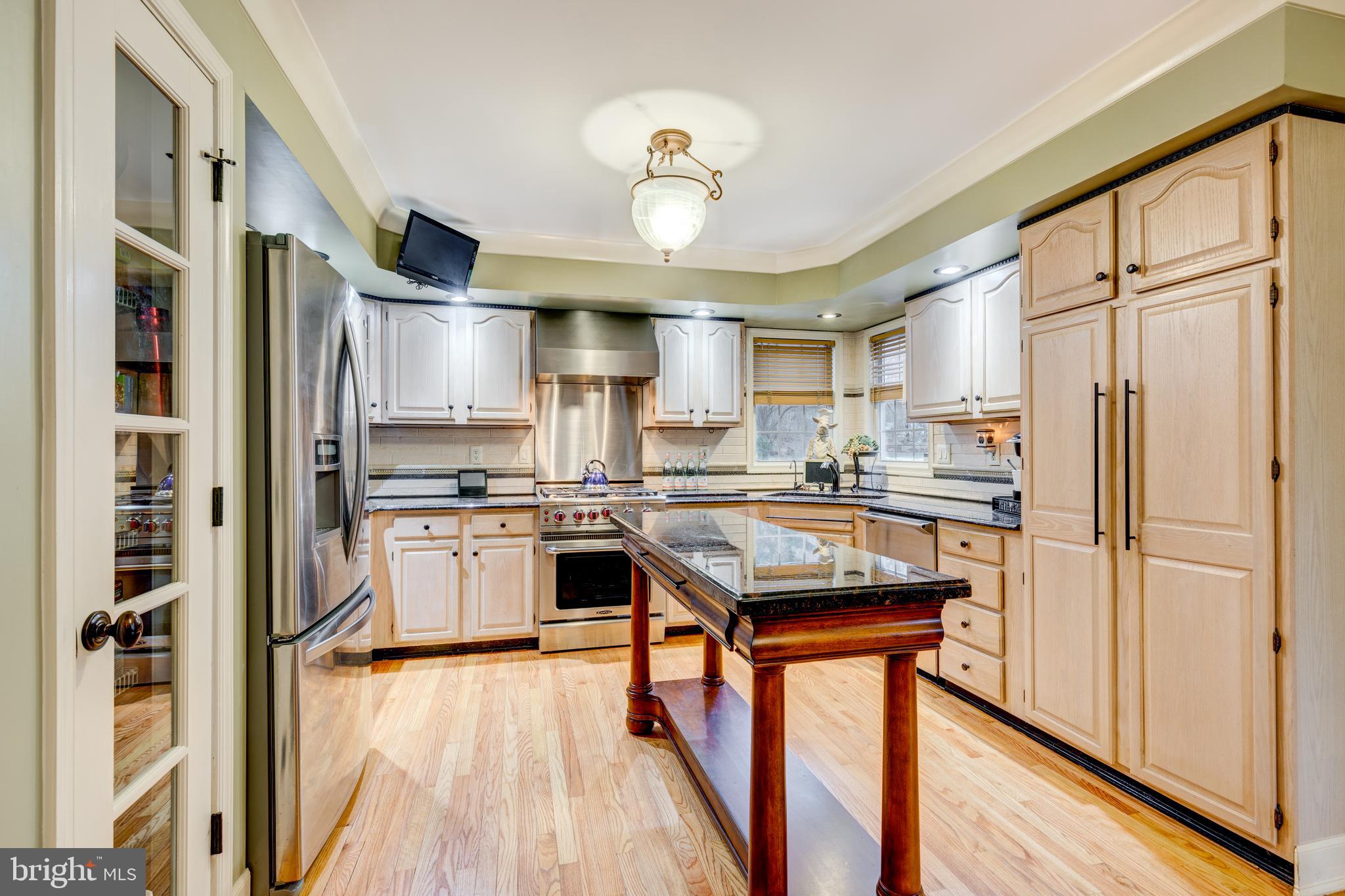 1835 Bowersox Road New Windsor, MD 21776 - Photo 9 of 37 Lots of cabinet space plus pantry in the Kitchen