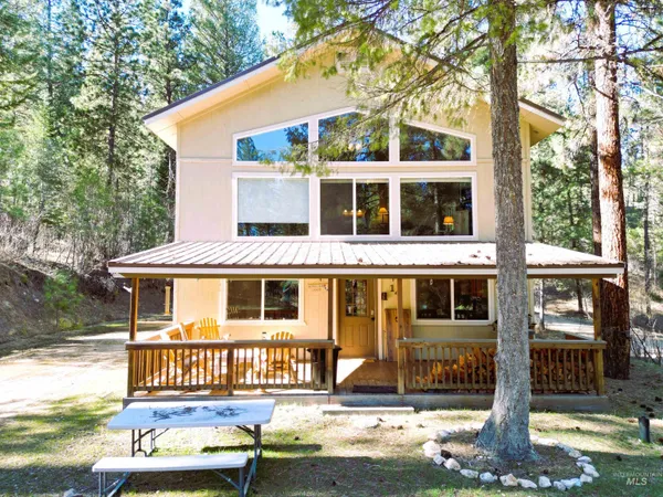 $658,000 | 14 Forest Trail Road, Garden Valley, ID 83622