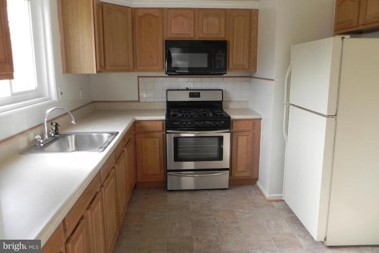 9700 Armistead Road Silver Spring, MD 20903 - Photo 11 of 13 Kitchen