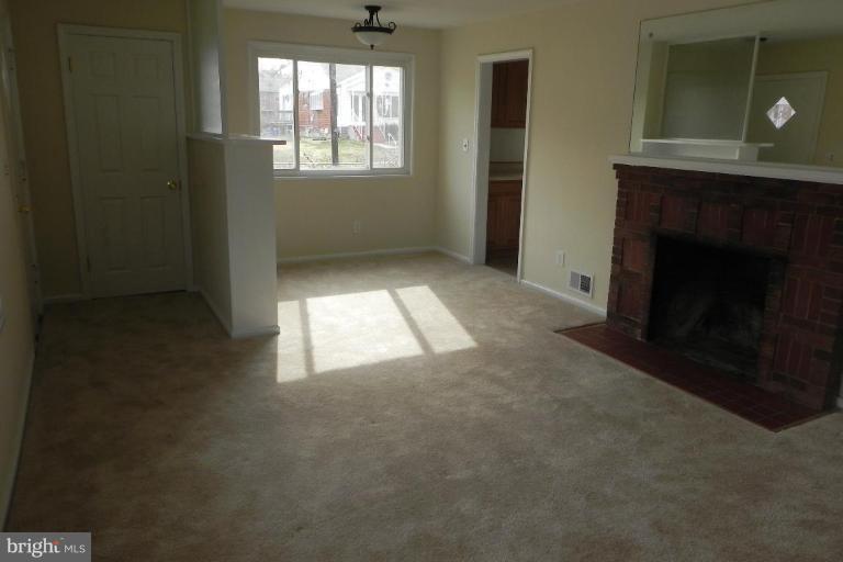 9700 Armistead Road Silver Spring, MD 20903 - Photo 3 of 13 Living Room