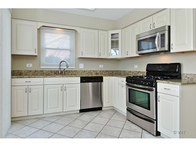 314 Old Hunt Road Fox River Grove, IL 60021 - Photo 2 of 14