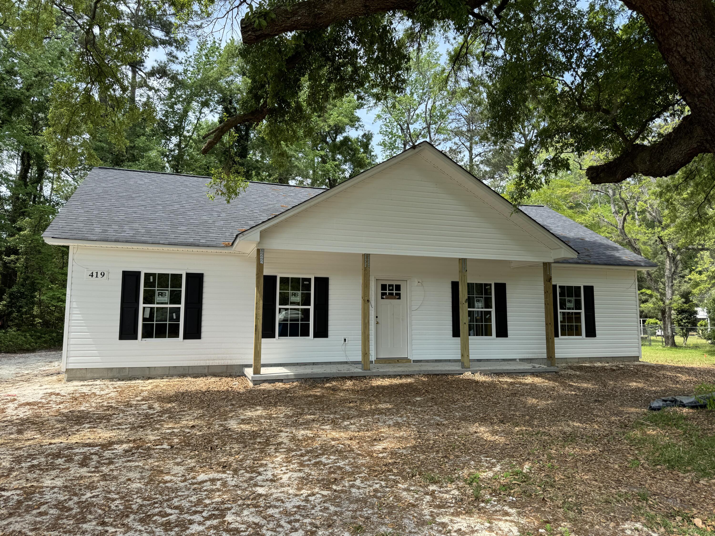 419 Ravenwood Road Walterboro, SC 29488 - Photo 1 of 18 Front