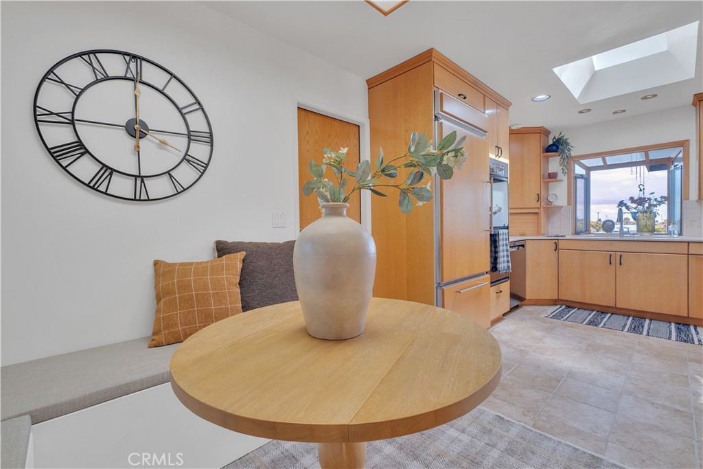 2727 San Ramon Drive Rancho Palos Verdes, CA 90275 - Photo 13 of 58 a view of livingroom with furniture