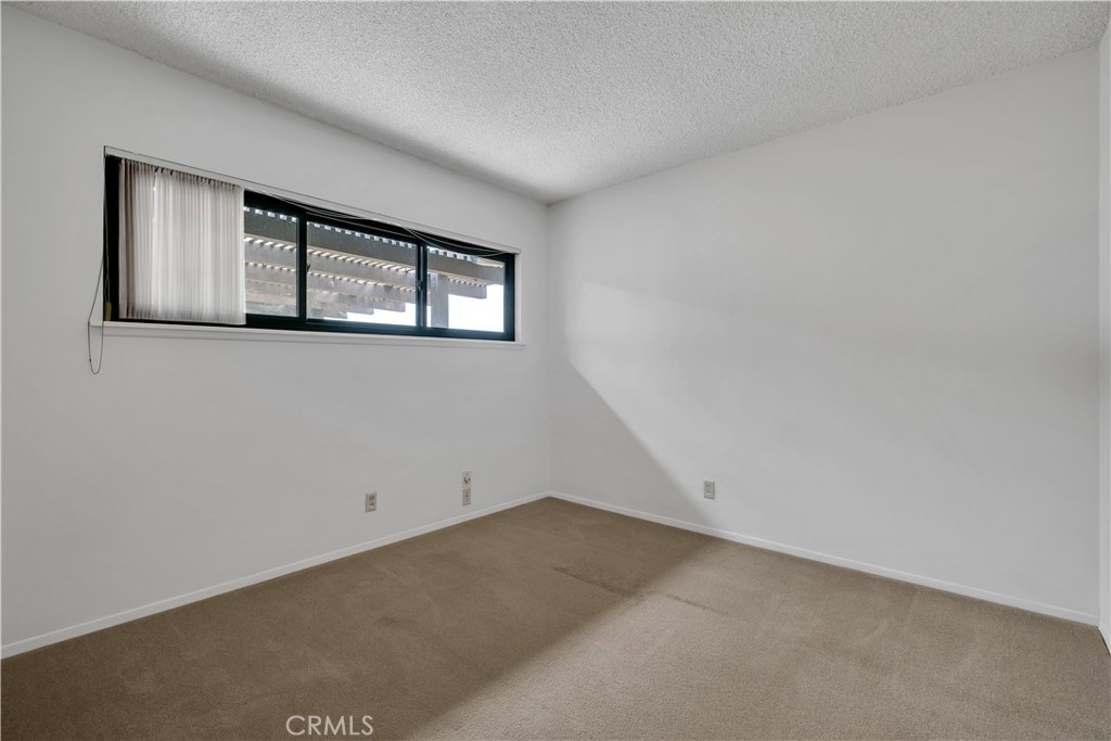 2727 San Ramon Drive Rancho Palos Verdes, CA 90275 - Photo 29 of 58 an empty room with a window