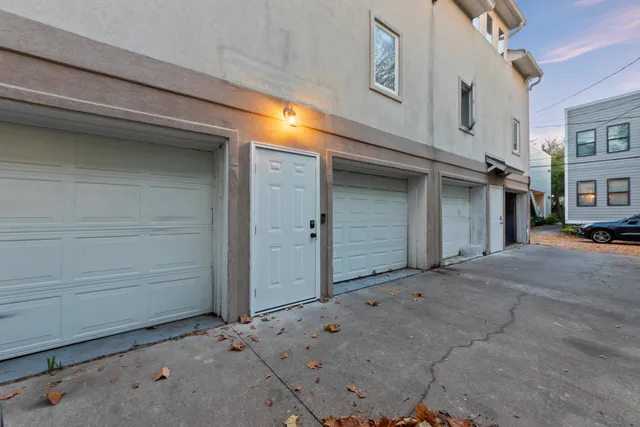 $549,000 | 24 Strawberry Lane, Unit B, Charleston, SC 29403