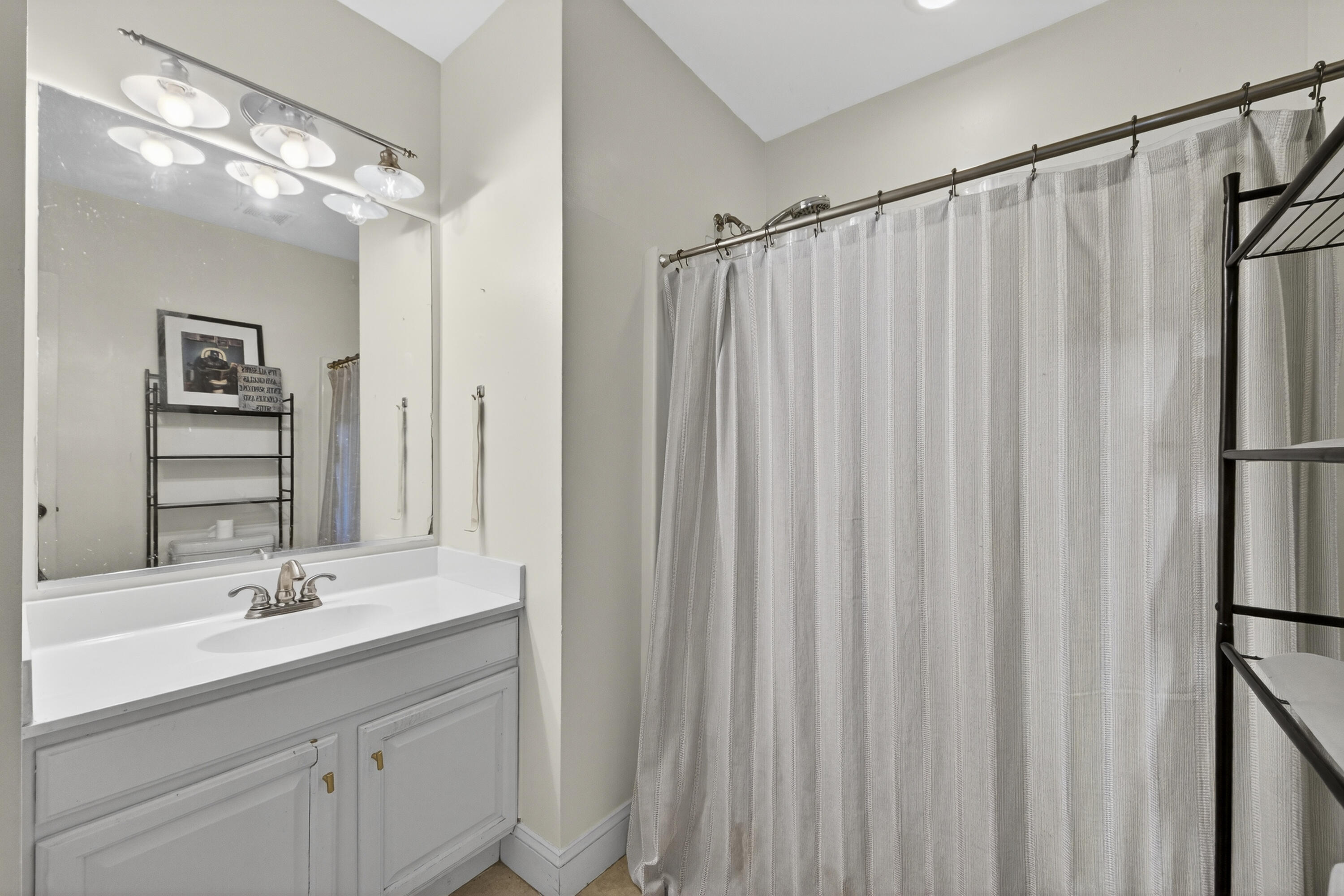 24 Strawberry Lane, Unit B Charleston, SC 29403 - Photo 10 of 34 _01A2163