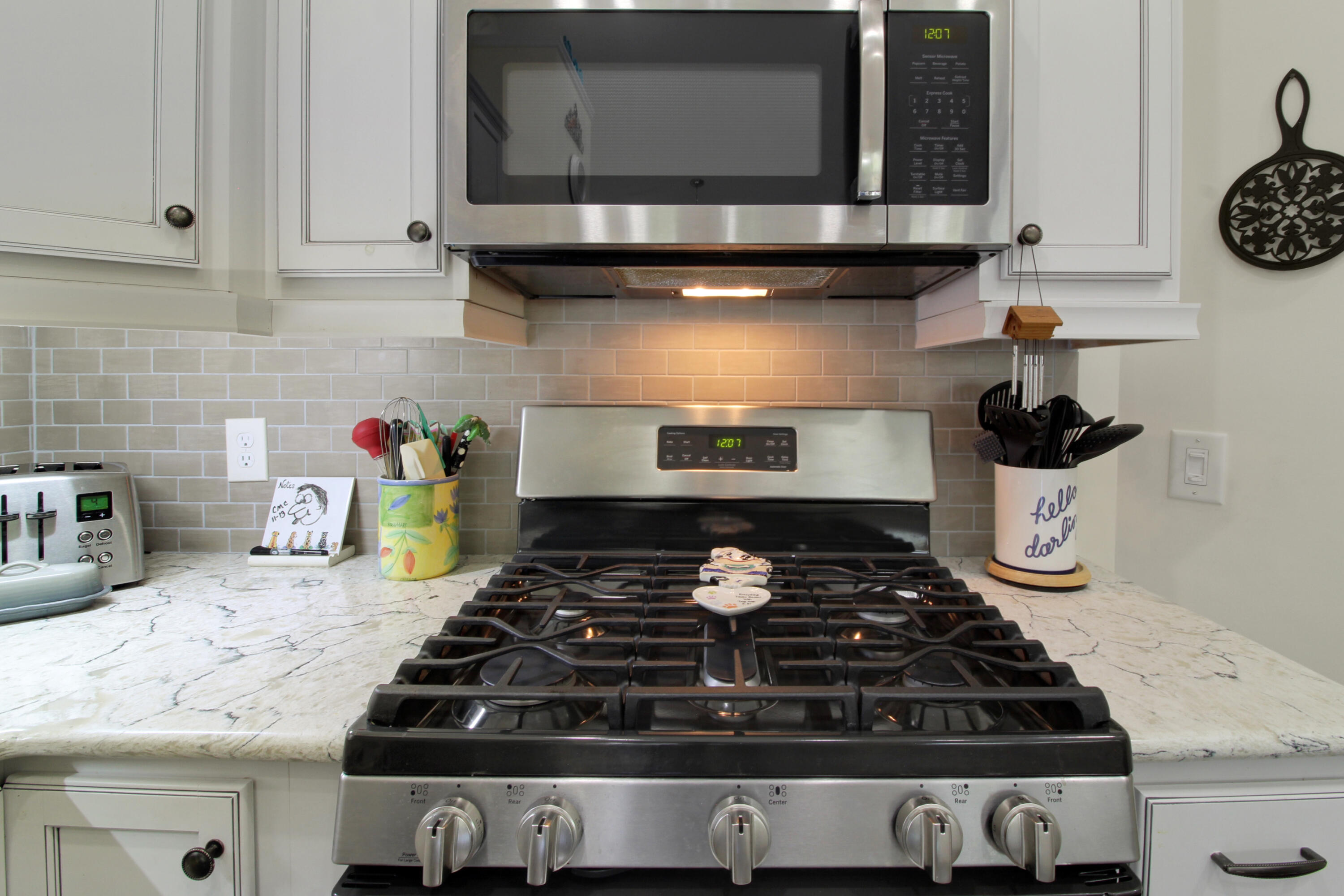 158 Alpine Road Summerville, SC 29485 - Photo 12 of 42 Gas Stove