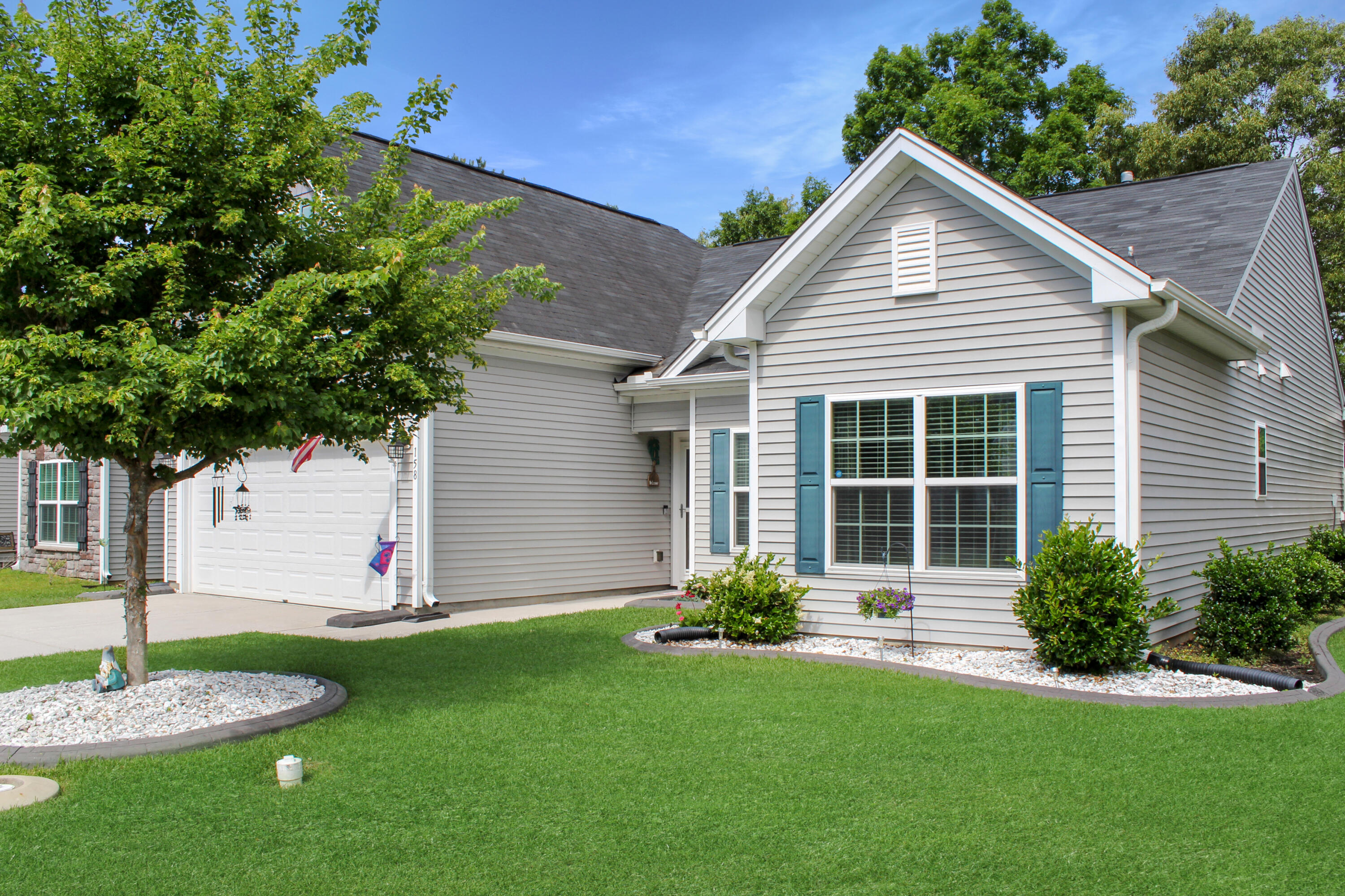 158 Alpine Road Summerville, SC 29485 - Photo 3 of 42 Front Yard