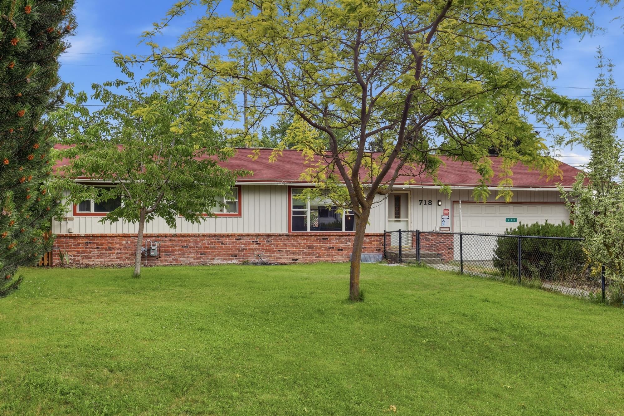 718 East Dalke Avenue Spokane, WA 99208 - Photo 2 of 39