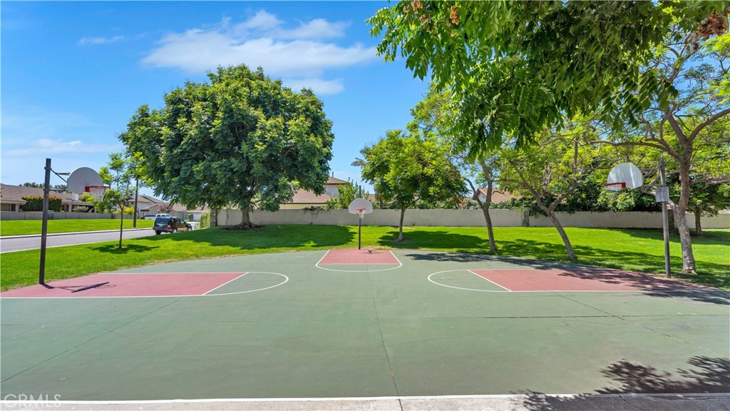 56 Wetstone, Unit 35 Irvine, CA 92604 - Photo 32 of 36 a view of park with entertaining space