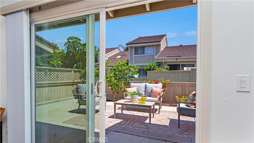 56 Wetstone, Unit 35 Irvine, CA 92604 - Photo 6 of 36 a room view