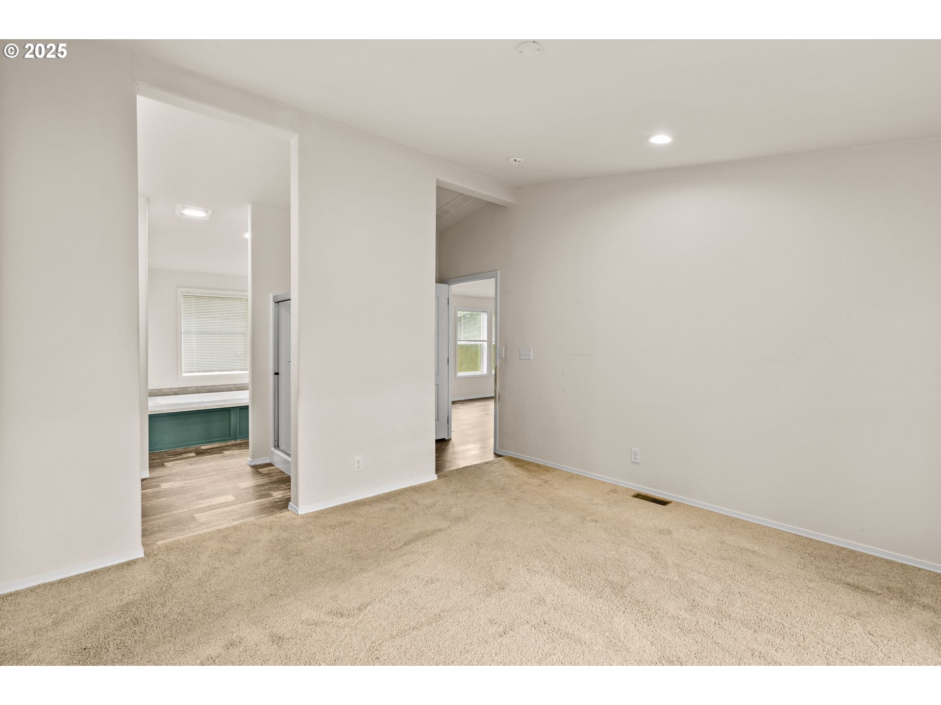 39009 Dexter Road, Unit 32 Dexter, OR 97431 - Photo 13 of 36 a view of an empty room
