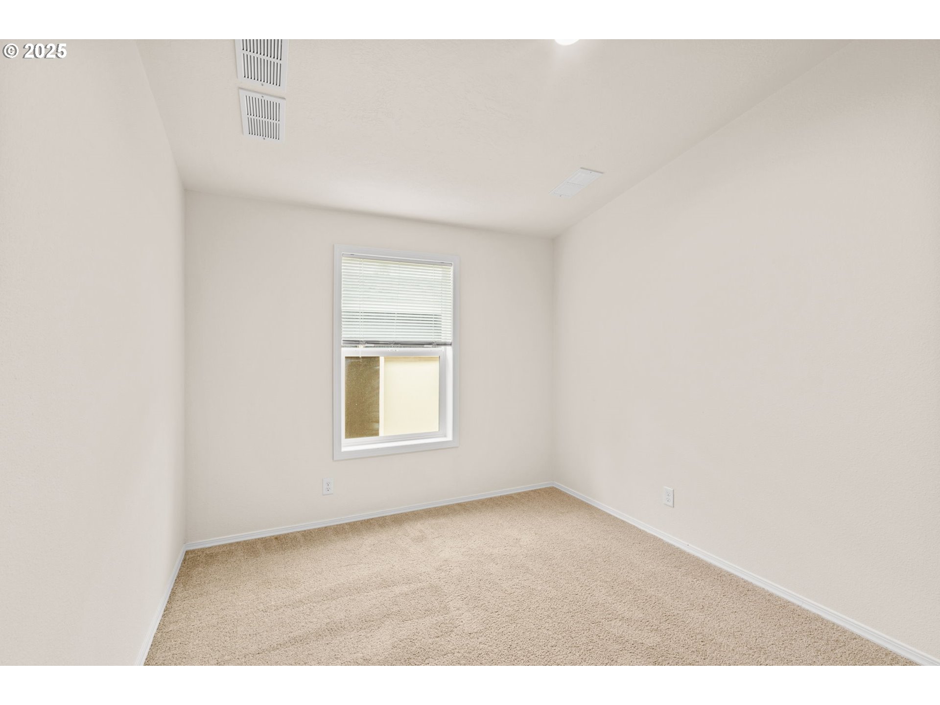 39009 Dexter Road, Unit 32 Dexter, OR 97431 - Photo 22 of 36 a view of an empty room with a window