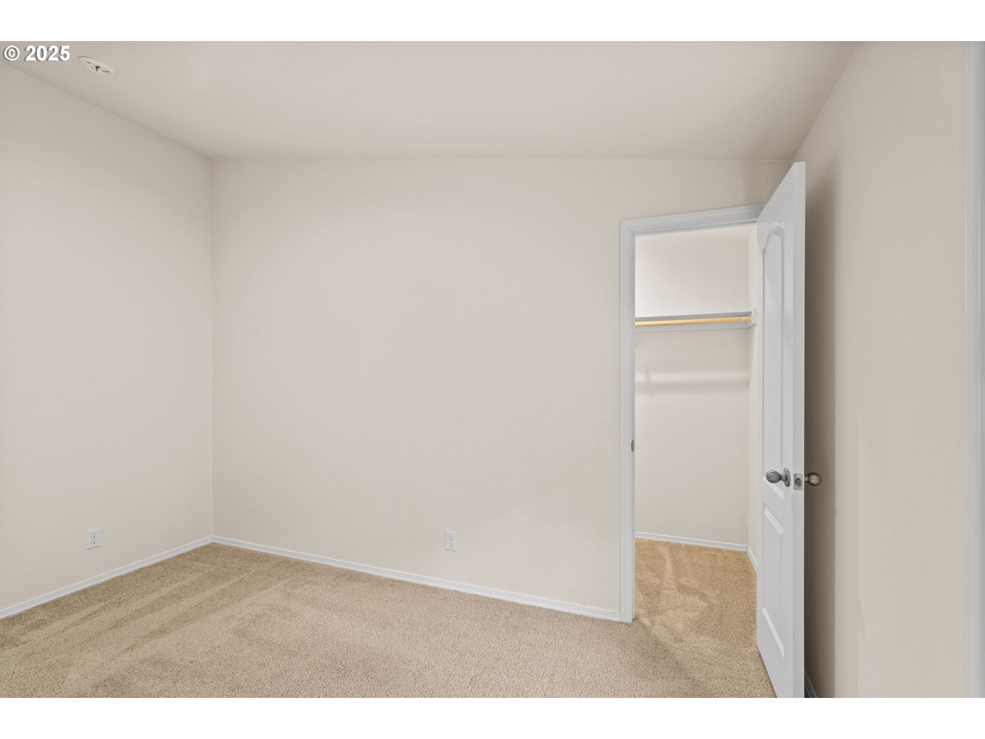 39009 Dexter Road, Unit 32 Dexter, OR 97431 - Photo 24 of 36 a view of an empty room