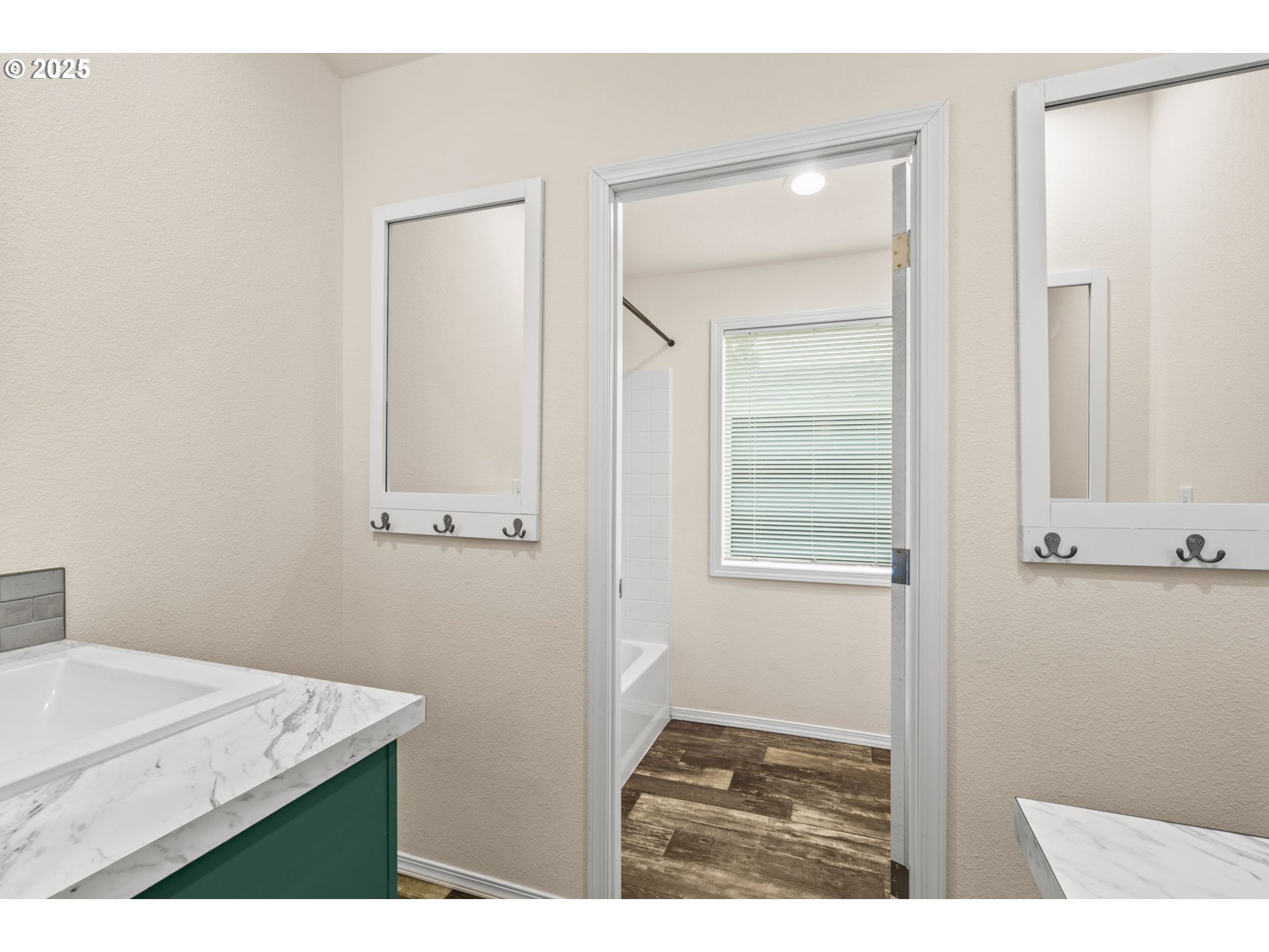 39009 Dexter Road, Unit 32 Dexter, OR 97431 - Photo 27 of 36 a view of bathroom