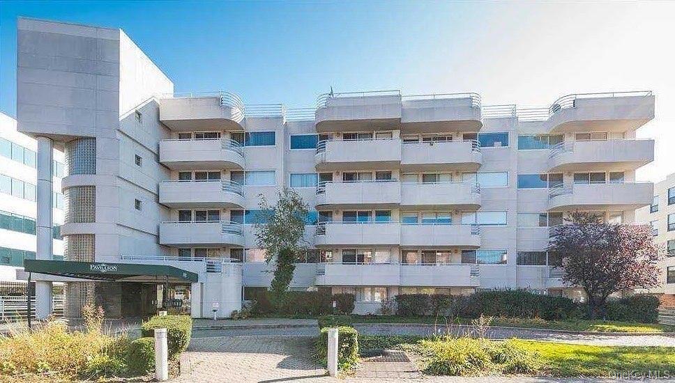 88 Cutter Mill Road, Unit 518 Great Neck, NY 11021 - Photo 1 of 12