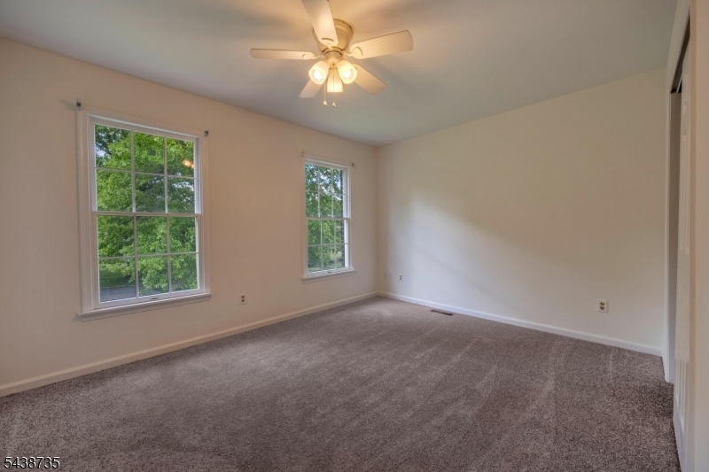 8 Glen Eagles Road Washington, NJ 07882 - Photo 22 of 41