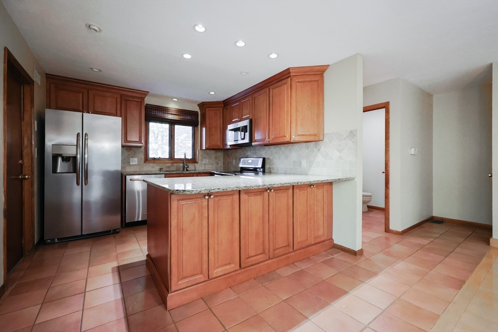 9 Appleton Common, Unit 9 Franklin, MA 02038 - Photo 12 of 32 Gallery Image 12