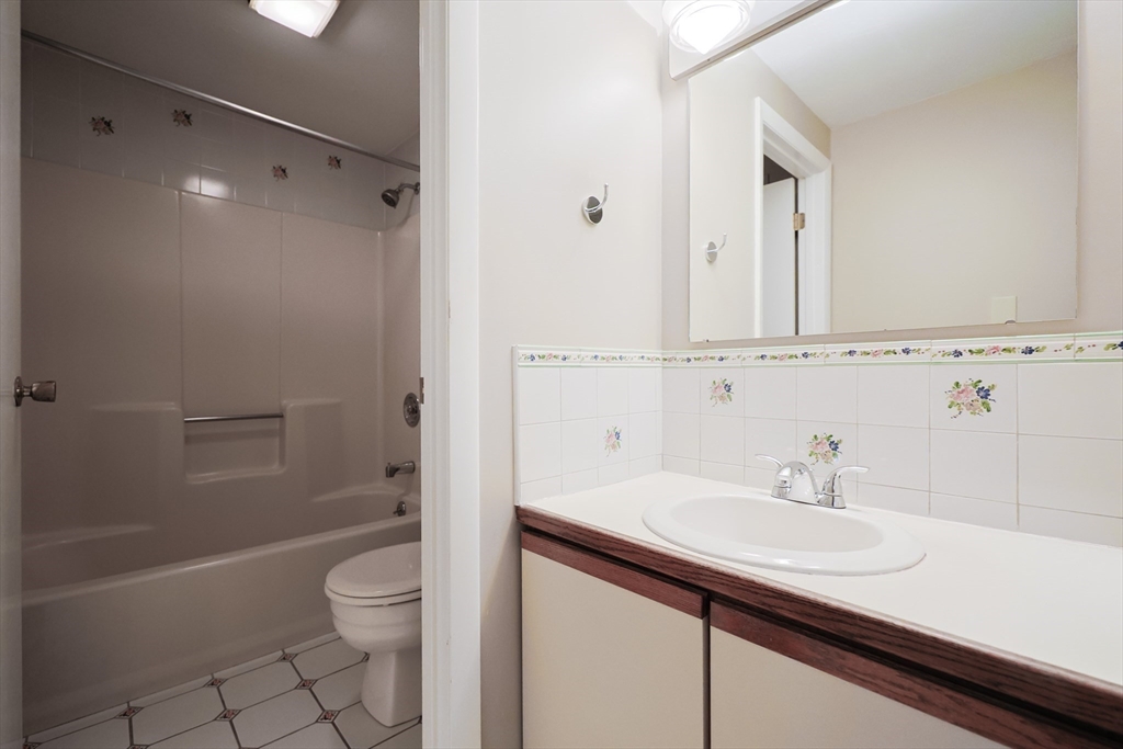 9 Appleton Common, Unit 9 Franklin, MA 02038 - Photo 22 of 32 Gallery Image 22